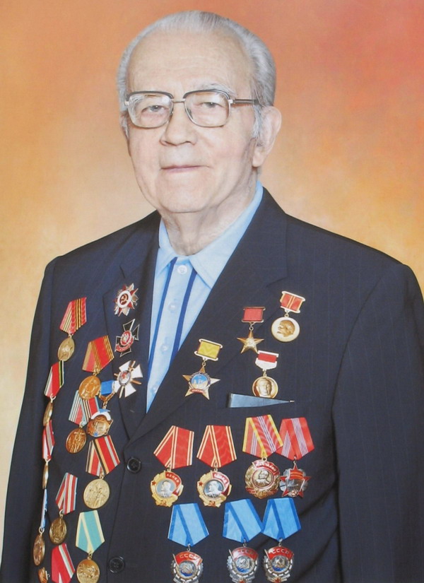 Участник Великой Отечественной войны, Герой Социалистического Труда, первый генеральный директор КАМАЗа Лев Борисович Васильев