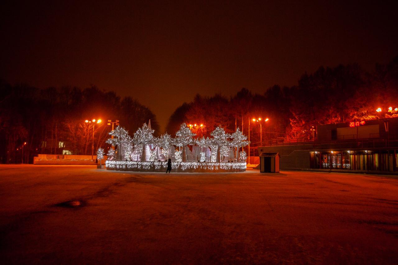 Парк Сокольники. Каток Сокольники. Парк Сокольники Фонтанная площадь. Парк Сокольники украсили к 9 мая.